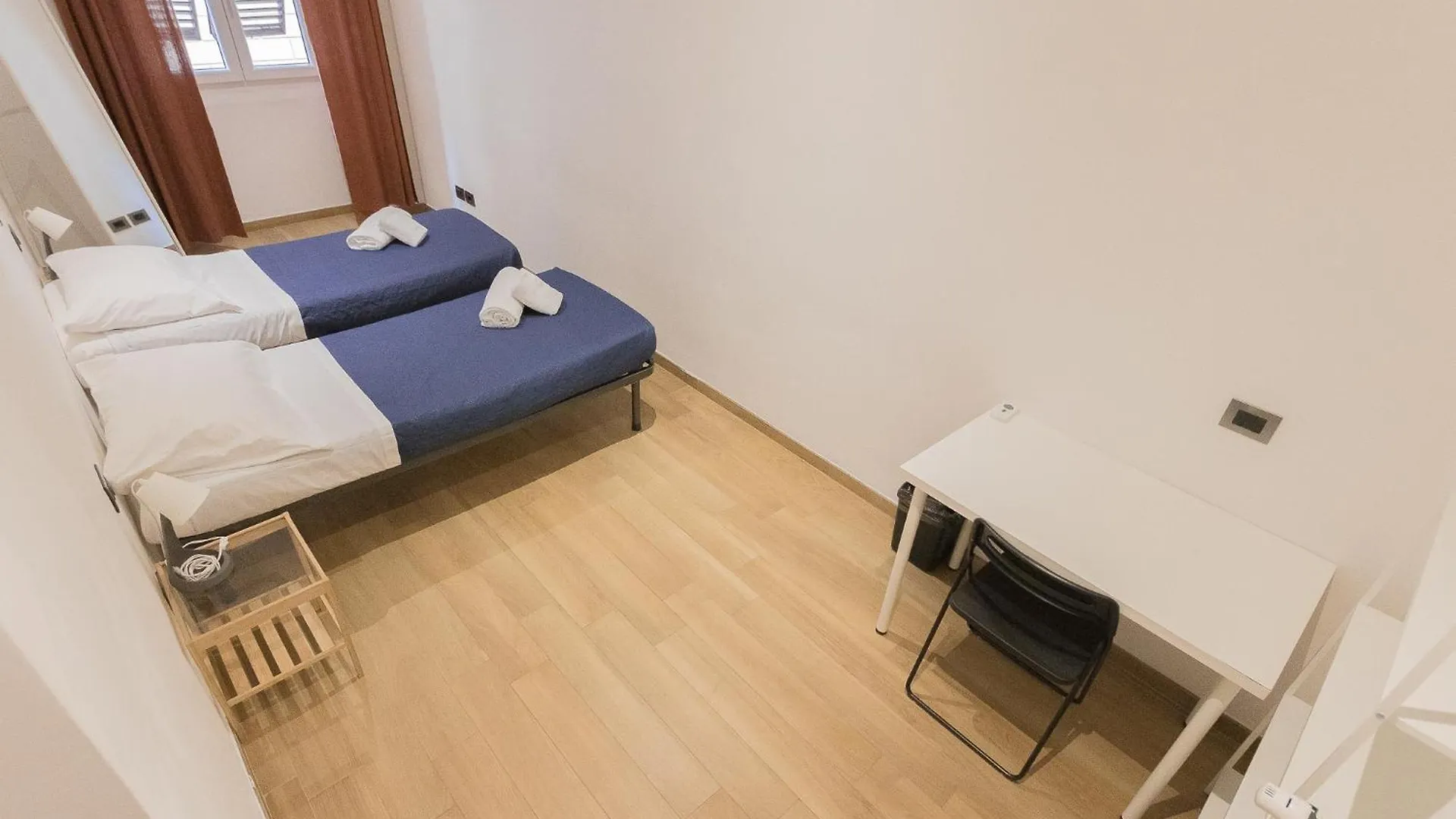 Bed & Breakfast Amalia Suites - Via San Zanobi Florence Italy