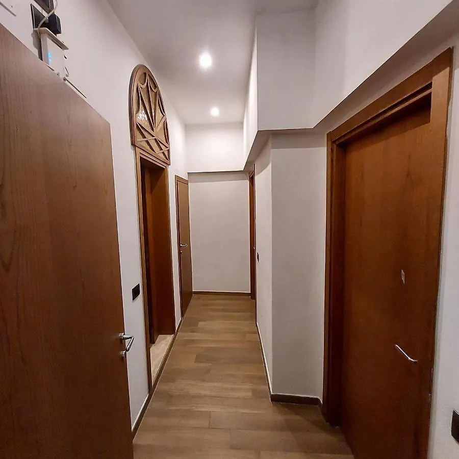 Amalia Suites - Via San Zanobi Firenze